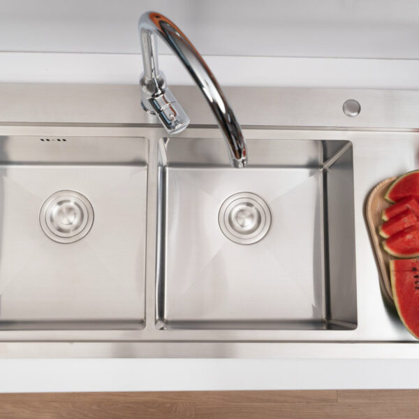 Chậu RB DUGI giật bậc 2 hố 1 bàn HANDMADE DG10548 inox 304